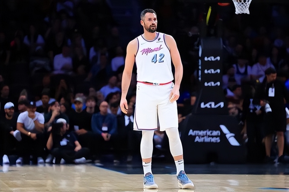 他或许会与, 阿德尔曼, bt 他或许会与, 阿德尔曼, bt